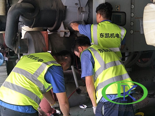 堃霖空調螺桿機維修
